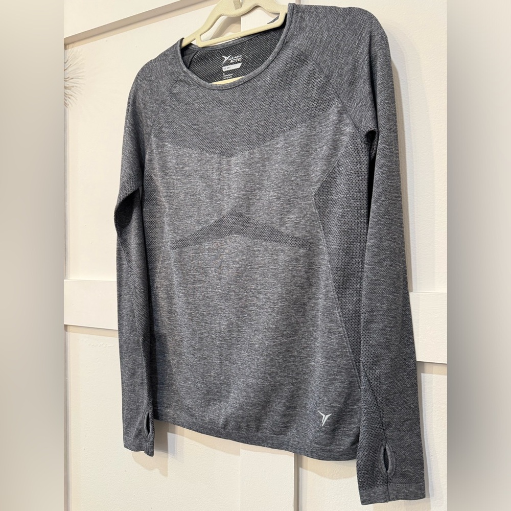Old Navy Active performance top, size Med